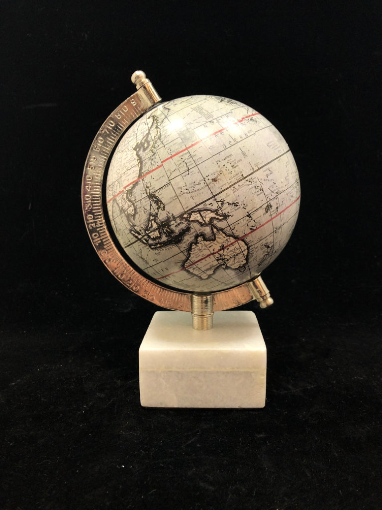 MUTED SM DESK GLOBE W/STONE BASE.