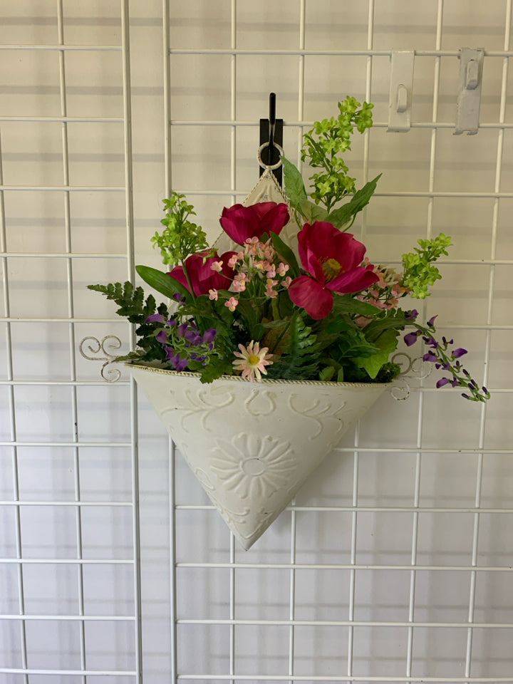 WHITE DISTRESSED WALL POCKET W/FLOWERS.