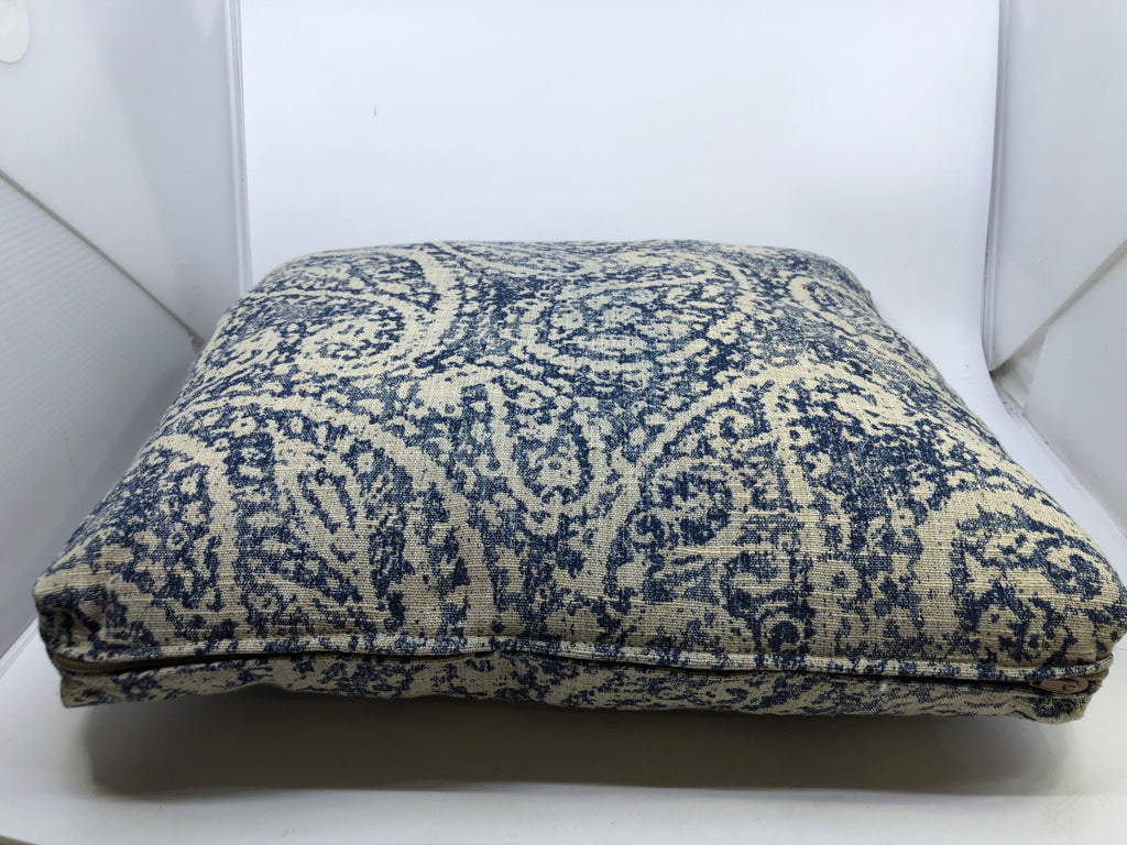 BLUE/CREAM DESIGNED PILLOW.