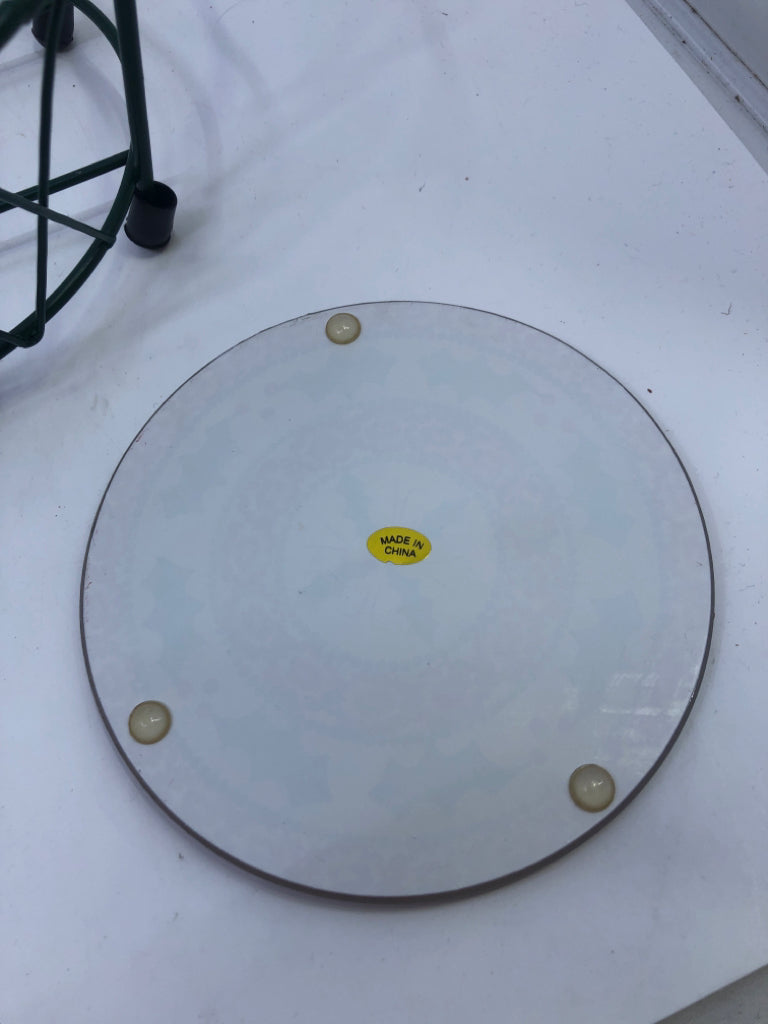 3PC BAKER W LID, STAND AND TRIVET.