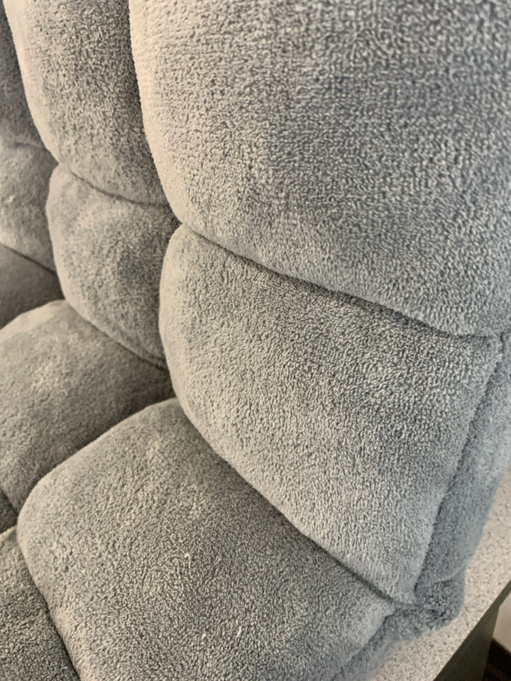 5-POSITION GRAY GORELAX CHAIR W/WASHABLE COVER.