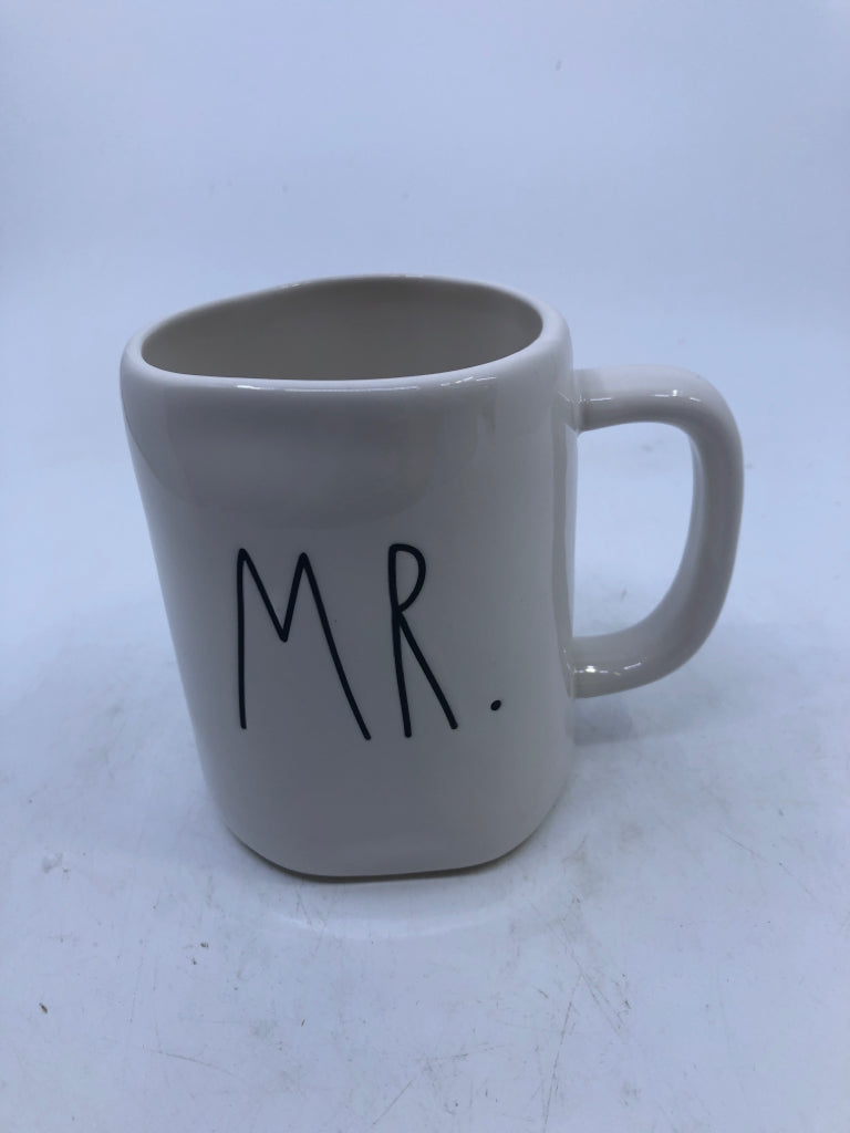 WHITE MR MUG.