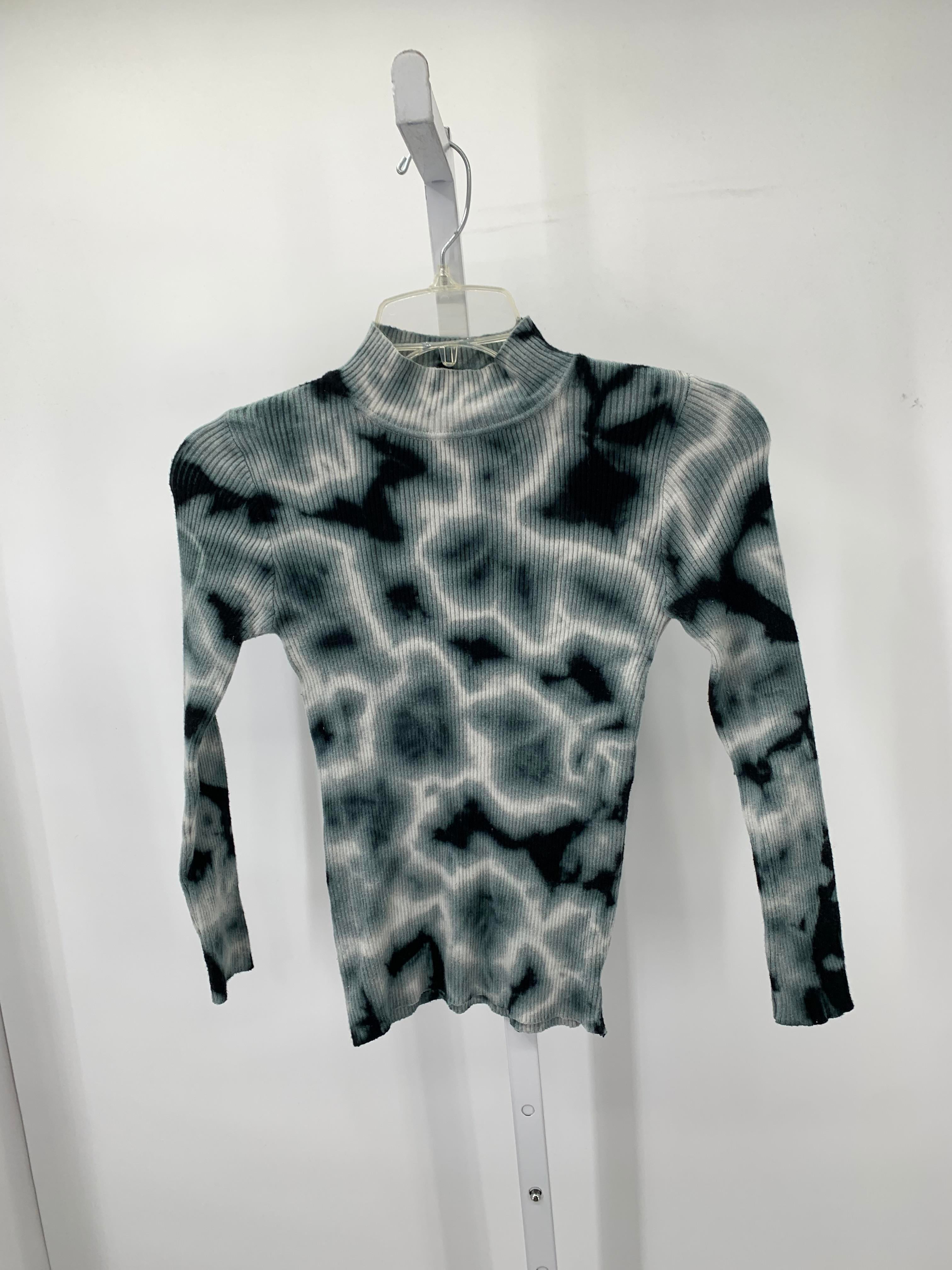 Size Medium Juniors Long Sleeve Shirt