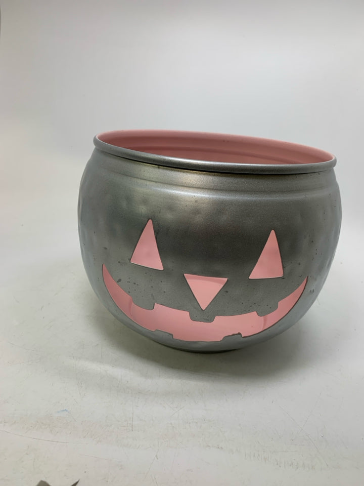 METAL JACK O LANTERN CUTOUT SILVER/PINK CANDY BOWL.