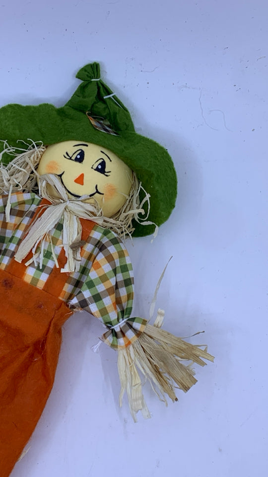 GREEN HAT SCARECROW STAKE.