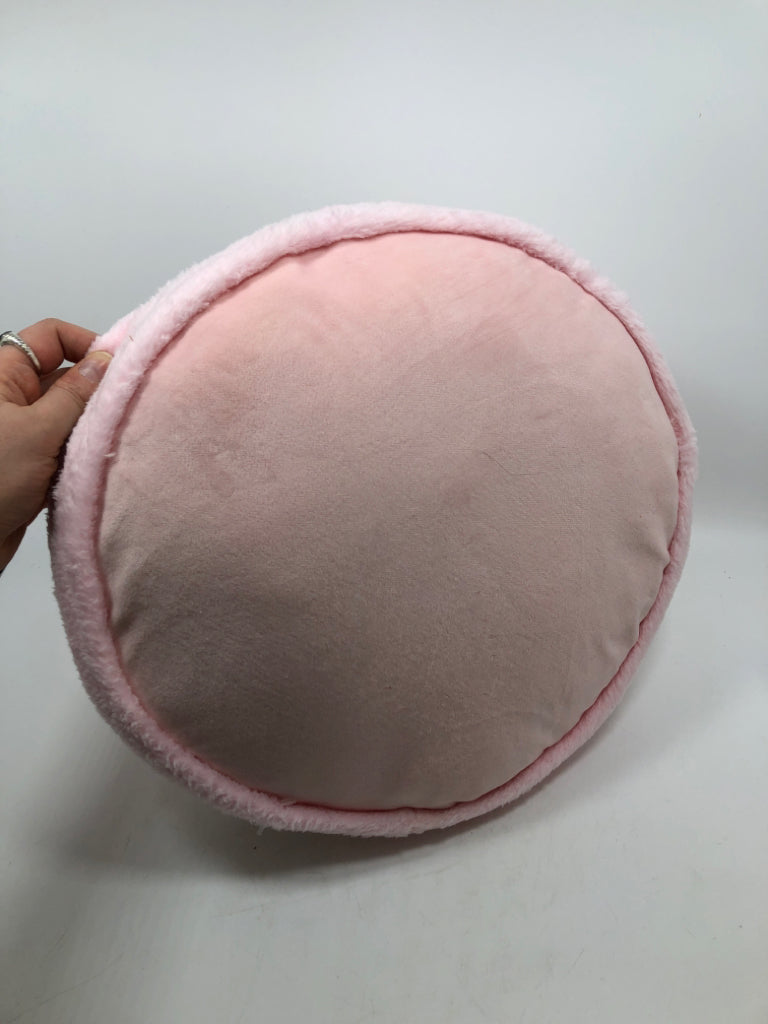PINK MACAROON PILLOW.