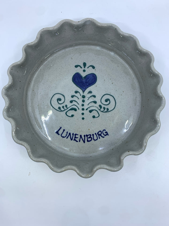 POTTERY LUNENBURG PIE PLATE.