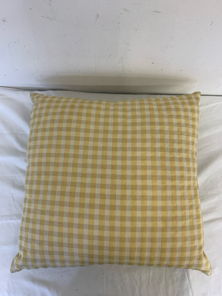 GINGHAM STYLE CREAM/YELLOW PILLOW.