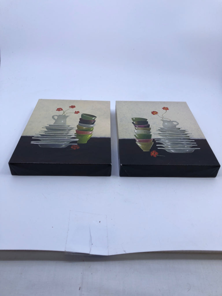 2 MINI CANVAS, DISHES AND FLOWERS.