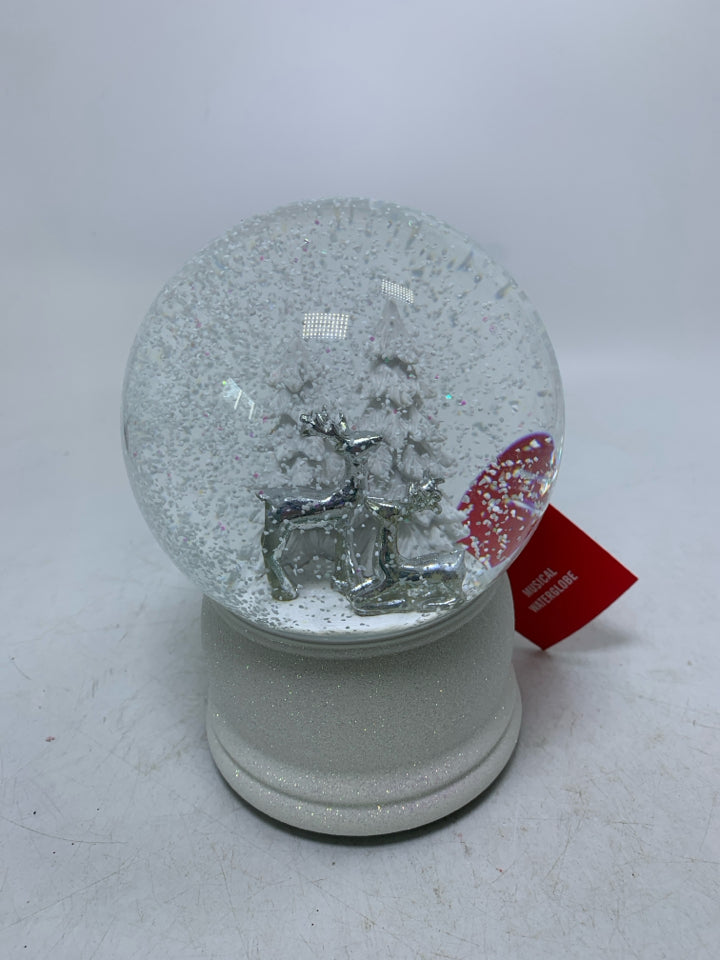 NWT MARTHA STEWART SILVER REINDEER WHITE TREES SNOW GLOBE.