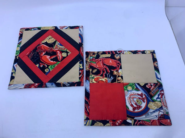 2 LOBSTER KITCHEN QUILTED POT HOLDERS.
