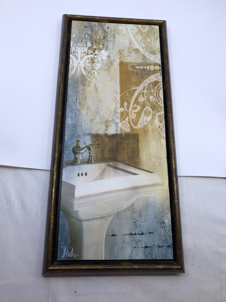BROWN BLUE SINK PATTERN FRAMED PRINT.