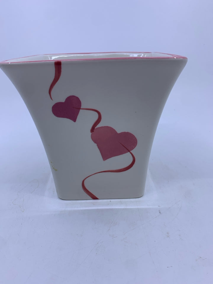 PINK HEART SQUARE FLARED VASE.