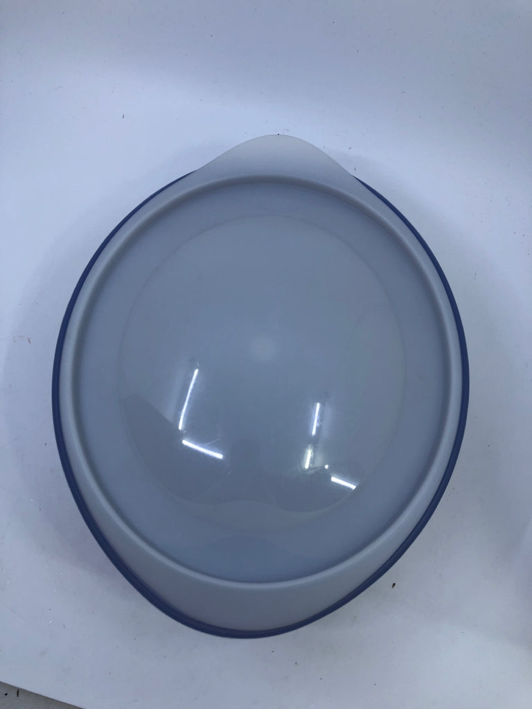 BLUE TUPPERWARE BOWL W LID.