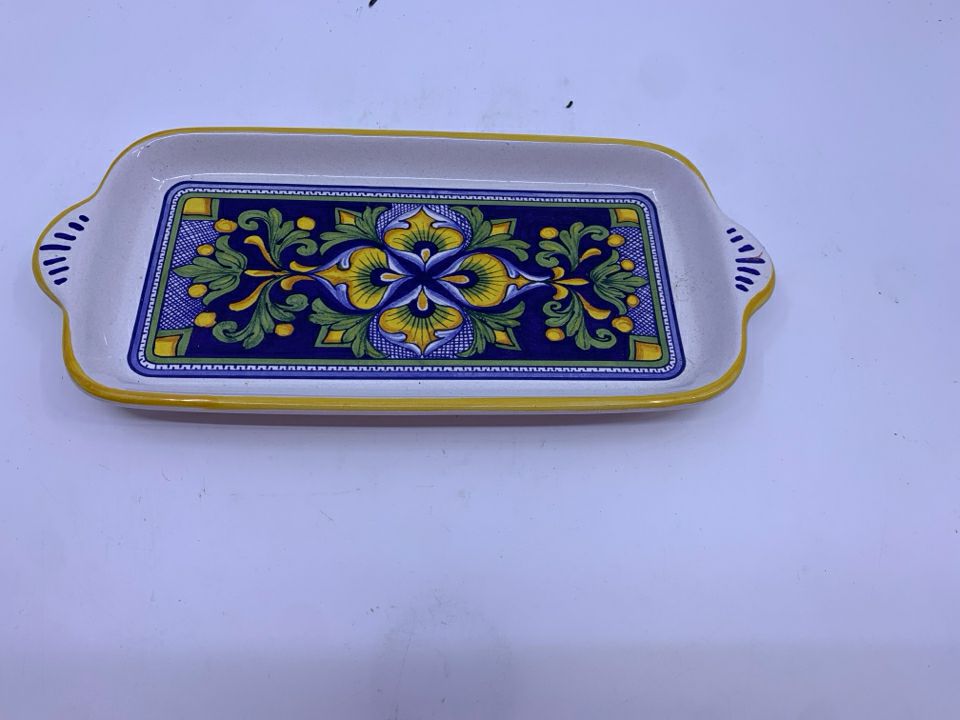 BLUE AND YELLOW RECTANGLE SERVING TRAY W HANDLES.