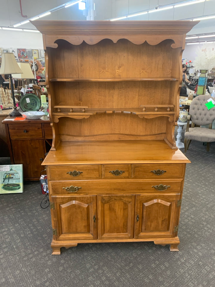 2PC VTG WOOD BUFFET HUTCH- 2 DRAWERS, CABINET.