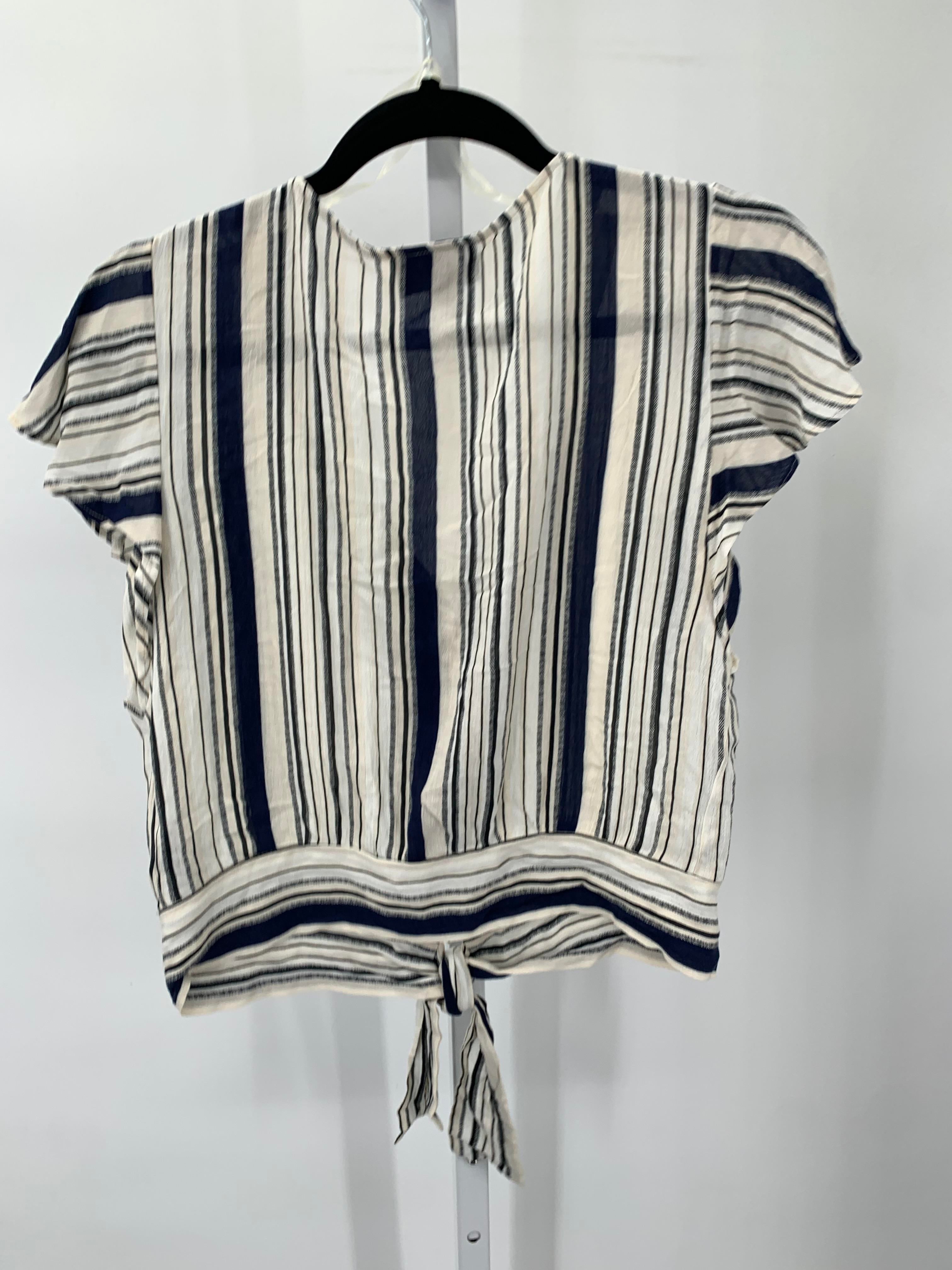 By & By Size Small Juniors Short Sleeve Shirt