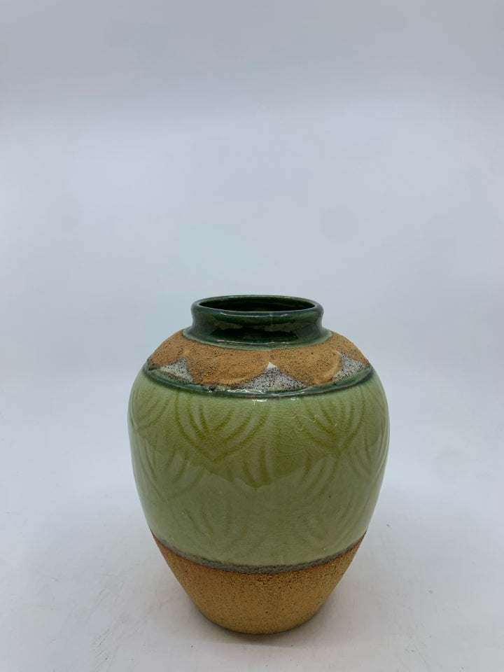 GREEN GLAZED POTTERY VASE.