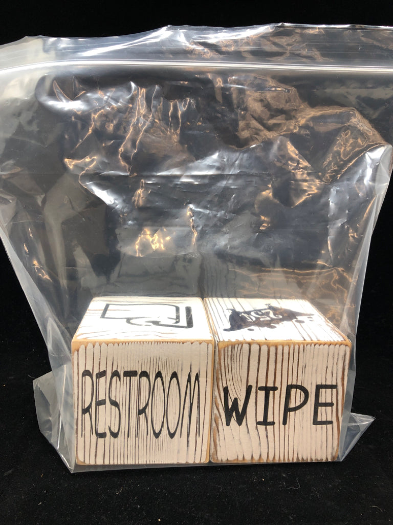 2PC BATHROOM DICE IN BAG.