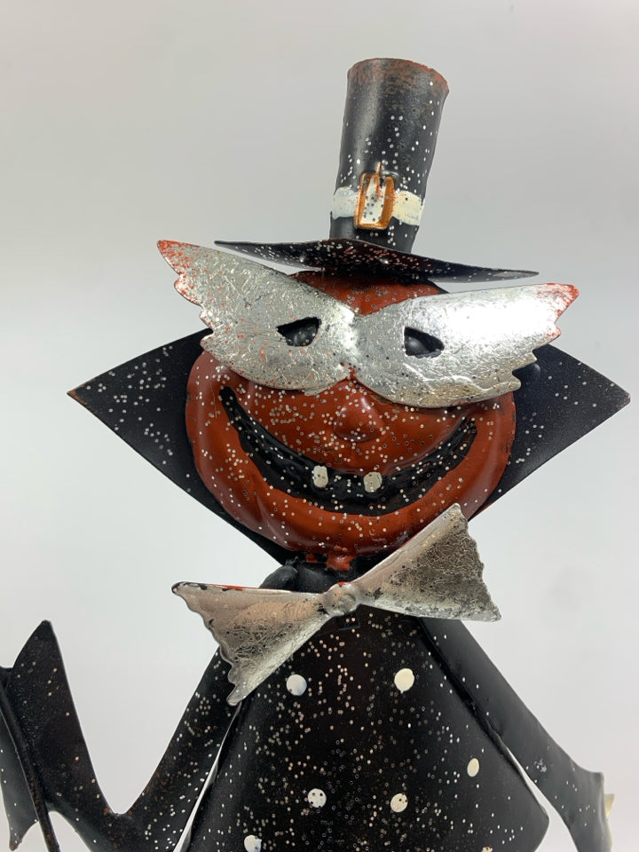 METAL PUMPKIN WITCH HALLOWEEN DECOR.