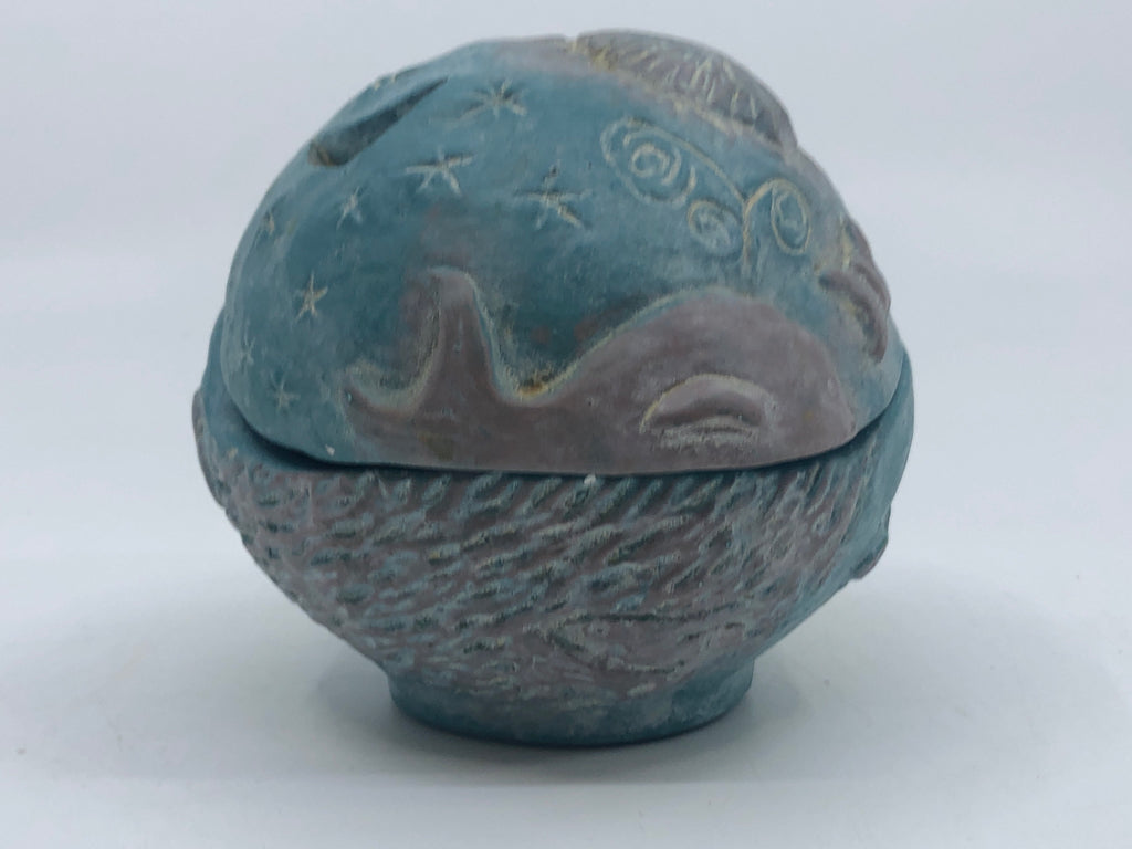 2 PC BLUE+WHITE GLOBE STARS,TREES,WHALE,BUTTERFLY WRAPPED SONG INSIDE.