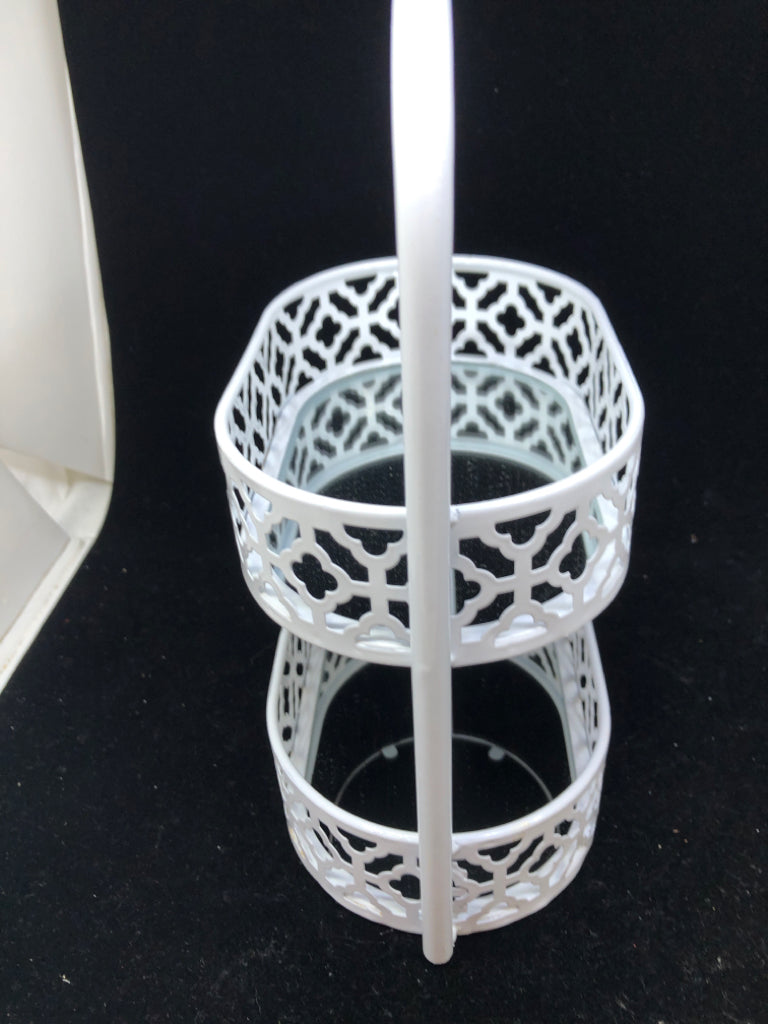 2 TIER WHITE BASKET MIRRORED BOTTOM.