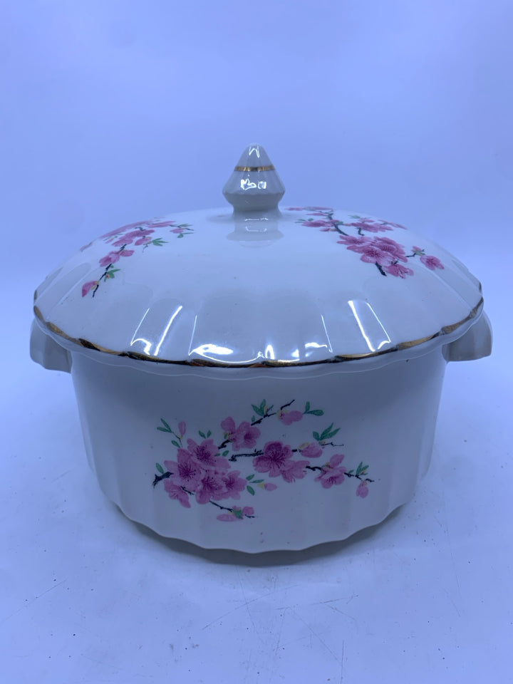 VTG BOLERO WHITE W/PINK FLOWERS COVERED DISH