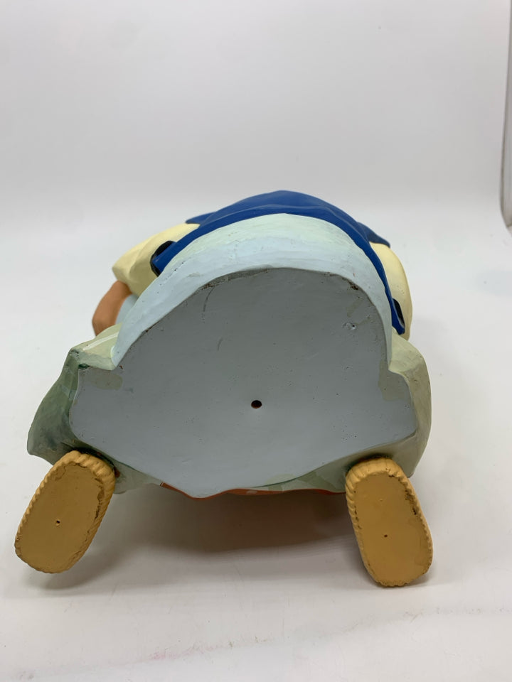HAKATA STYLE ARTIST FIGURINE.