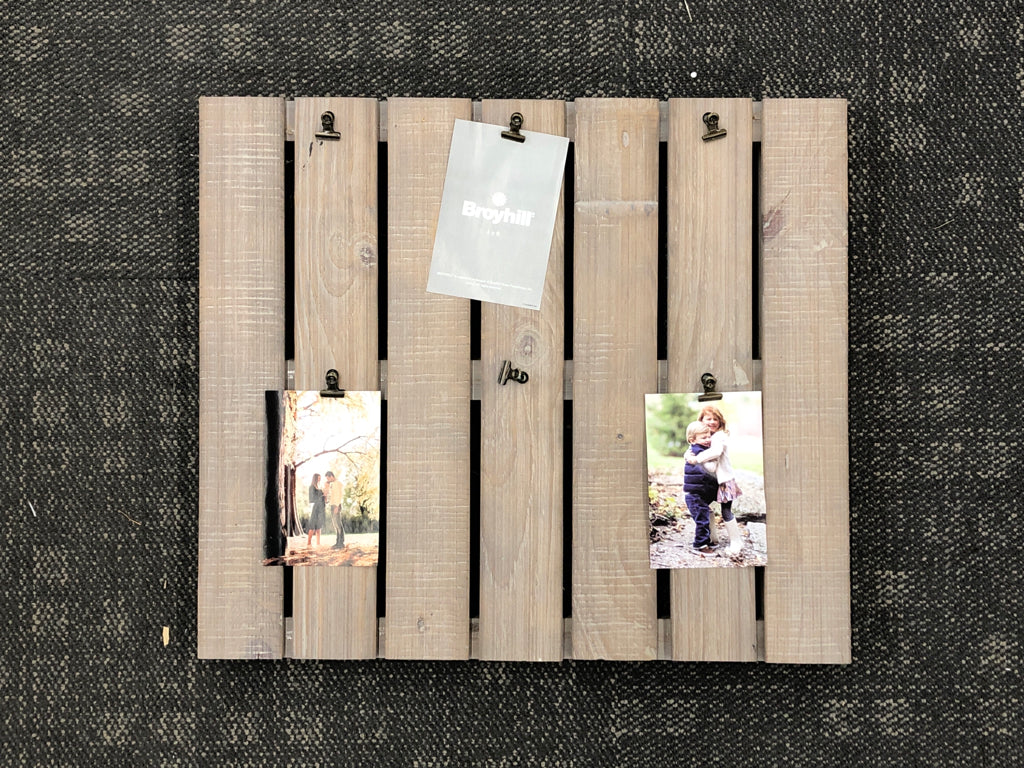 GRAY WOOD PHOTO HOLDER.