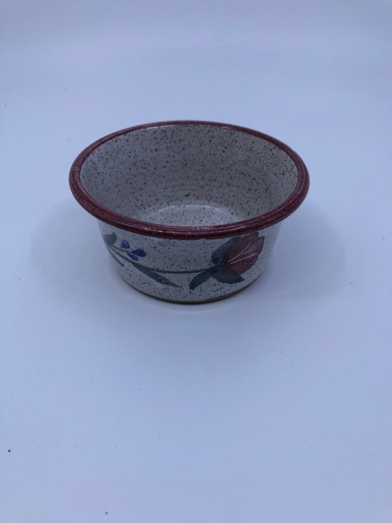 SMALL POTTERY BOWL W/RED ROSE DESIGN.