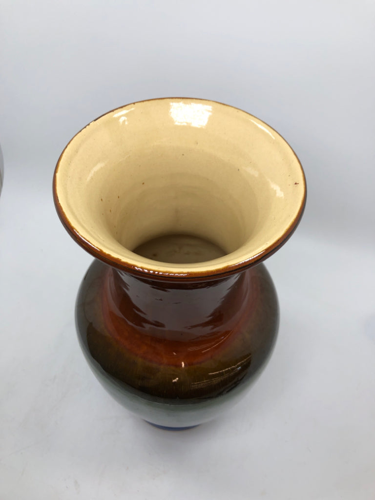 BROWN/GREEN/BLUE DRIP GLAZE VASE.