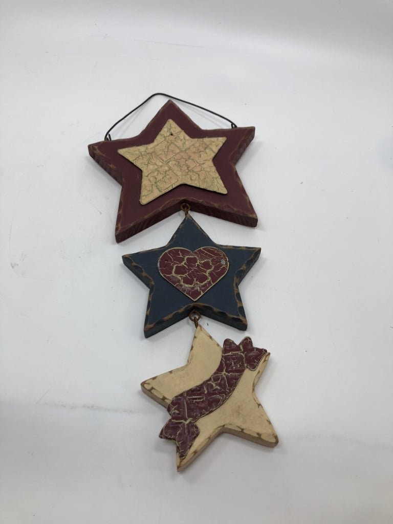 WOOD RED WHITE AND BLUE STAR WALL HANGING.
