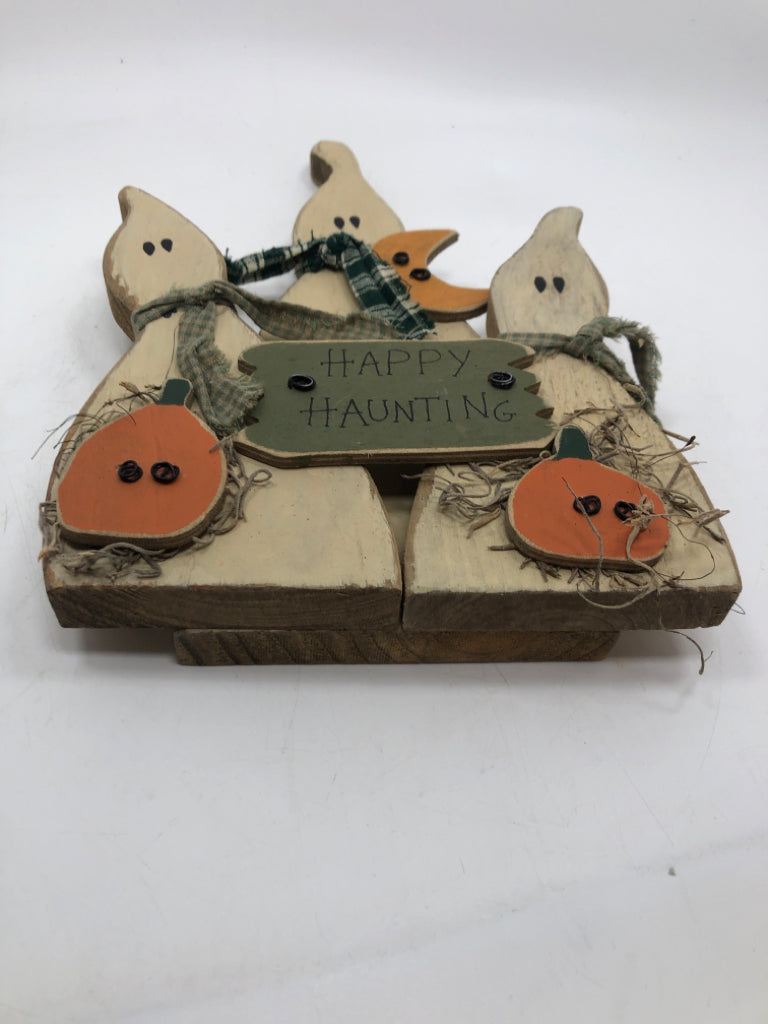 HAPPY HAUNTING WOOD GHOST DECOR.