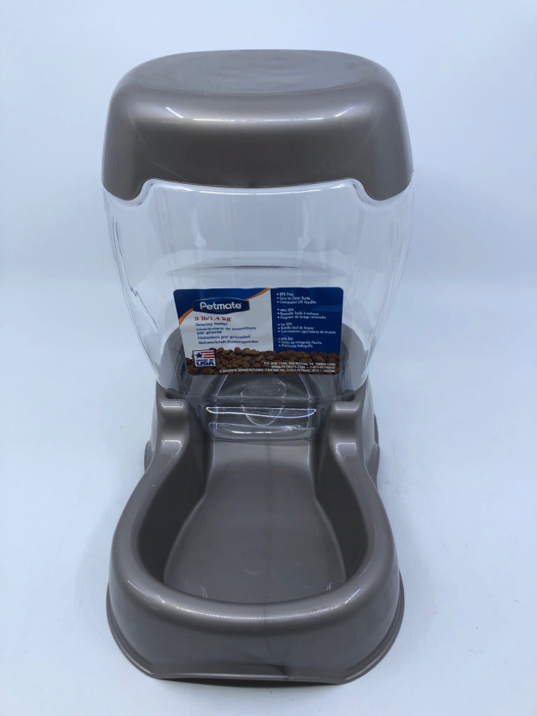 NEW PETMATE PET FEEDER.