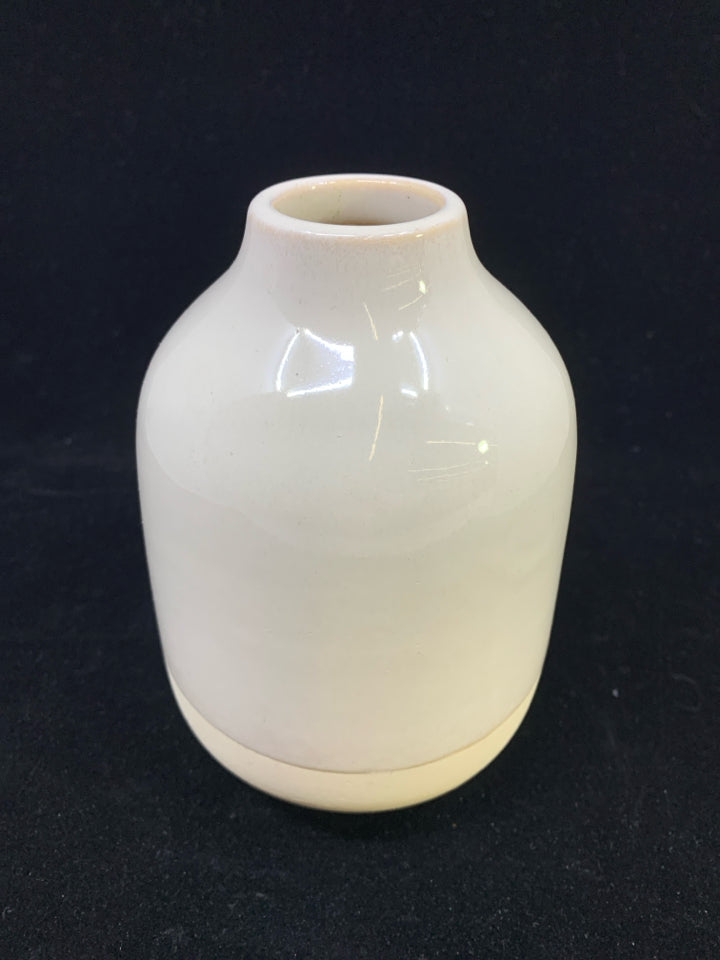CREAM POTTERY VASE W/NARROW NECK.