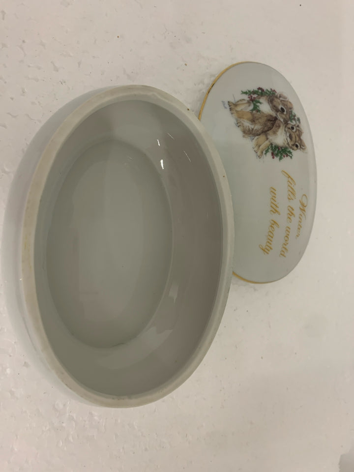 OVAL WHITE CERAMIC TRINKET BOX W/ BUNNIES.