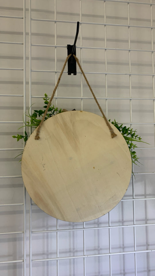 WELCOME DOOR HANGING W/BLACK WHITE BOW, FAUX GREENS.