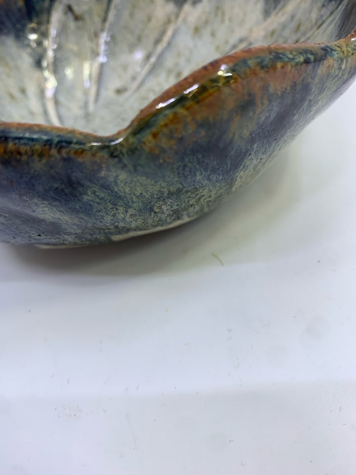 POTTERY BOWL BLUES & BROWN EDGE.