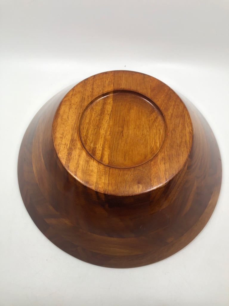 5PC WOODEN SALAD BOWL SET.