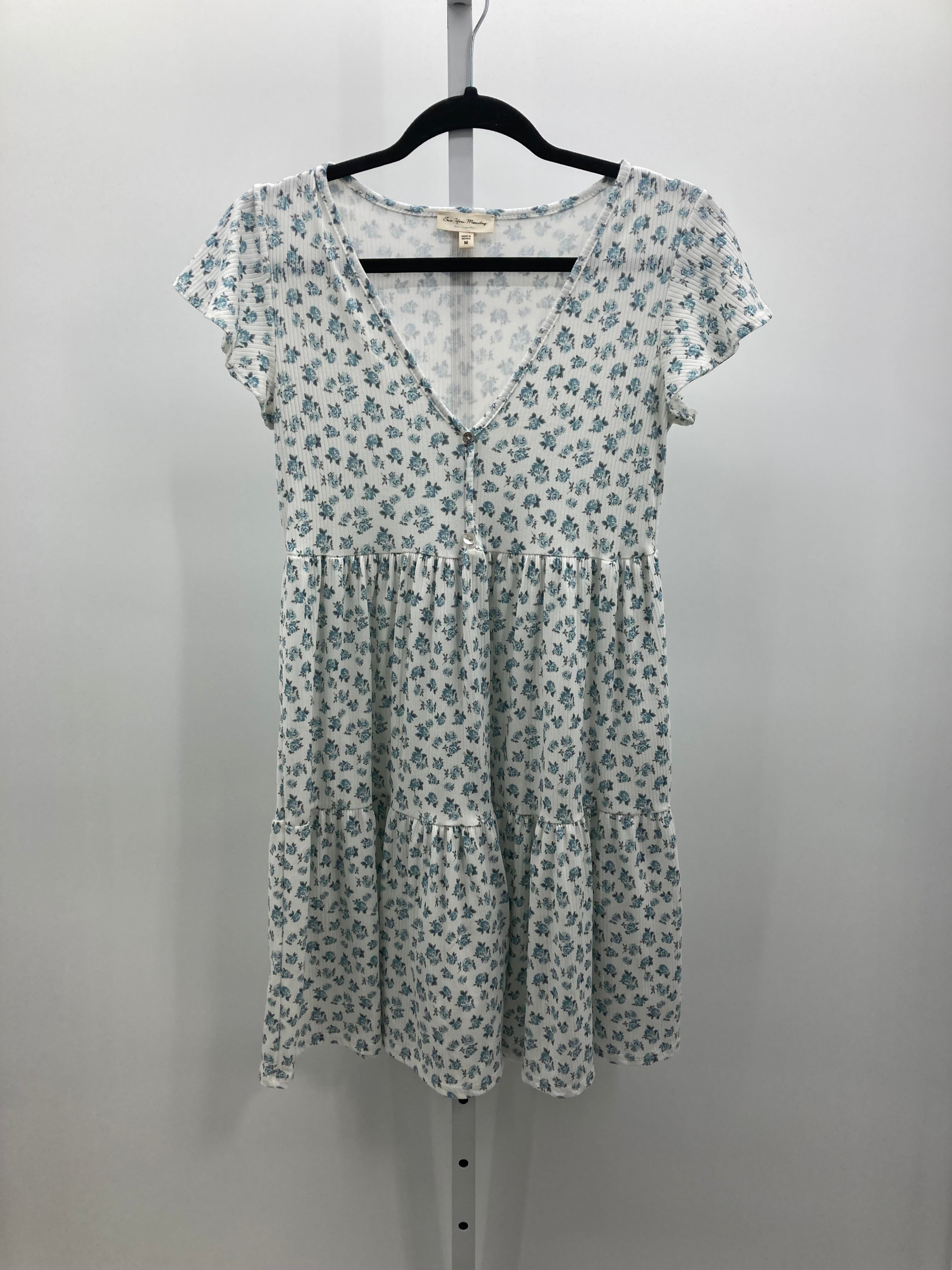 See You Monday Size Medium Juniors Short Sleeve Dress