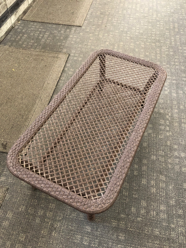 BROWN WICKER OUTDOOR COFFEE TABLE.
