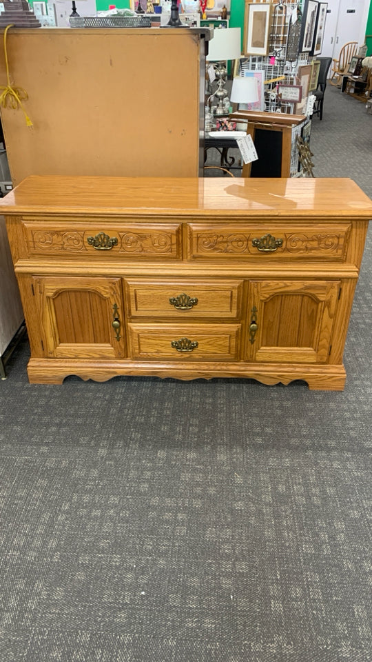 CARVED OAK SIDEBOARD CABINET W/4 DRAWERS+2 CABINETS.