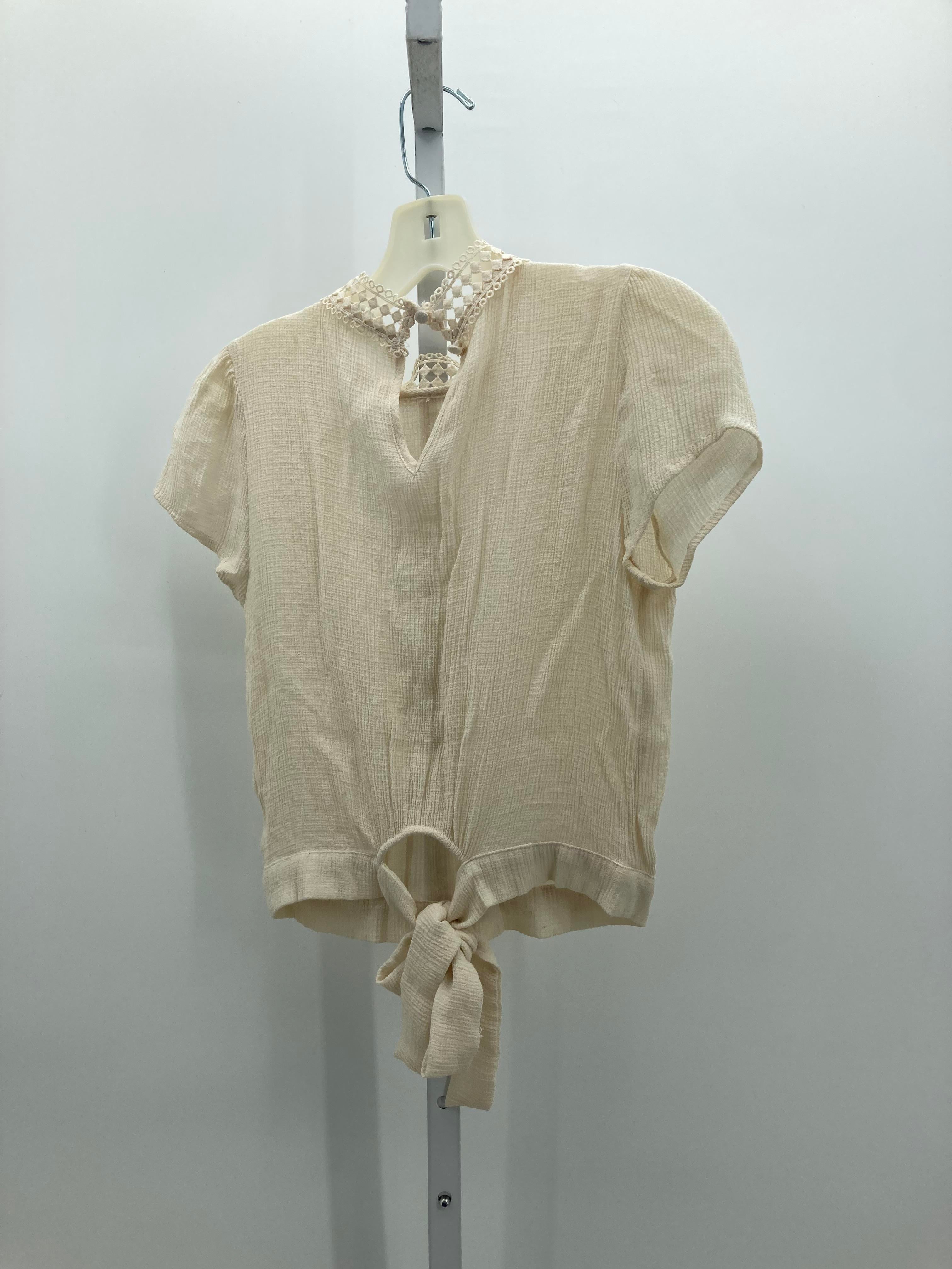 E&M Size Medium Juniors Short Sleeve Shirt