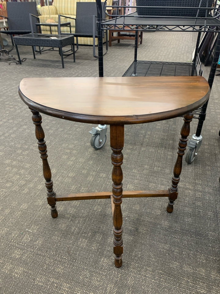 VTG HALF CIRCLE HALL TABLE W/SPINDLE LEGS.