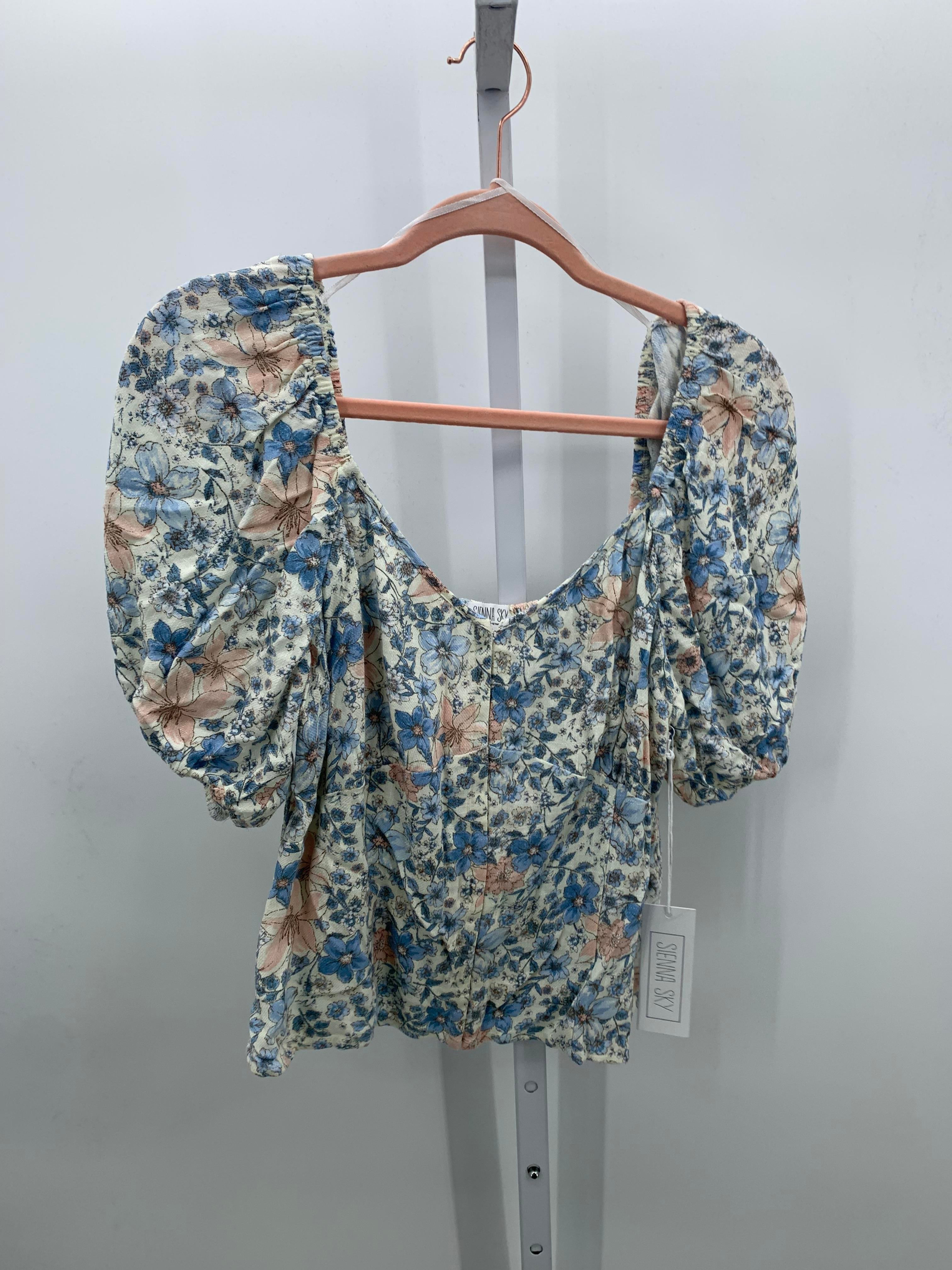 Size Extra Large Juniors Short Sleeve Shirt