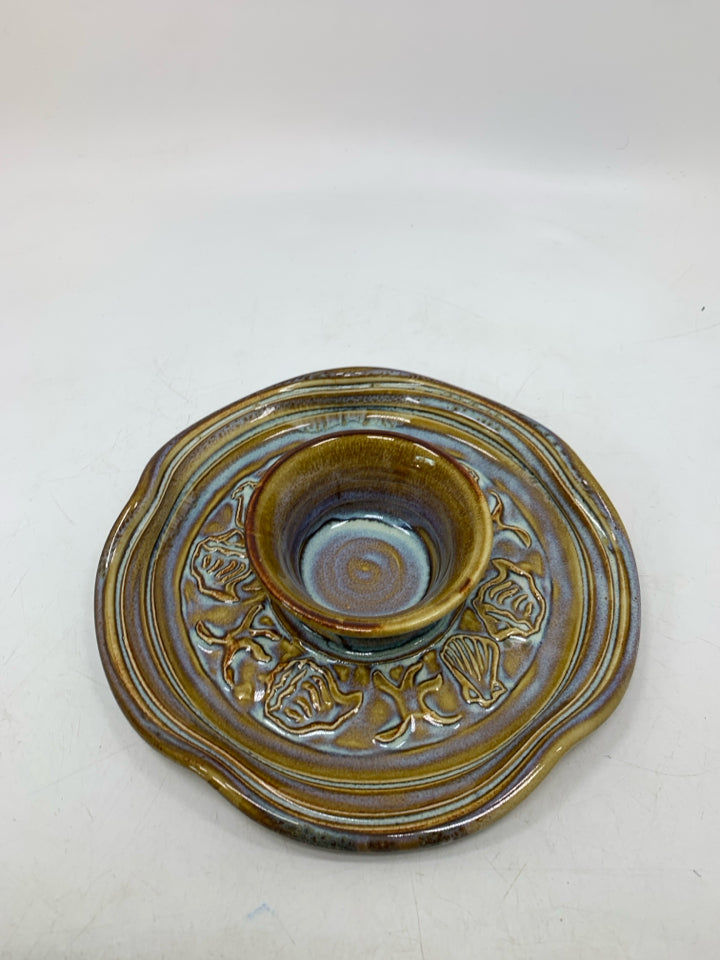 BROWN/BLUE W/ EMBOSSED SHELLS SMALL CHIP/DIP BOWL.