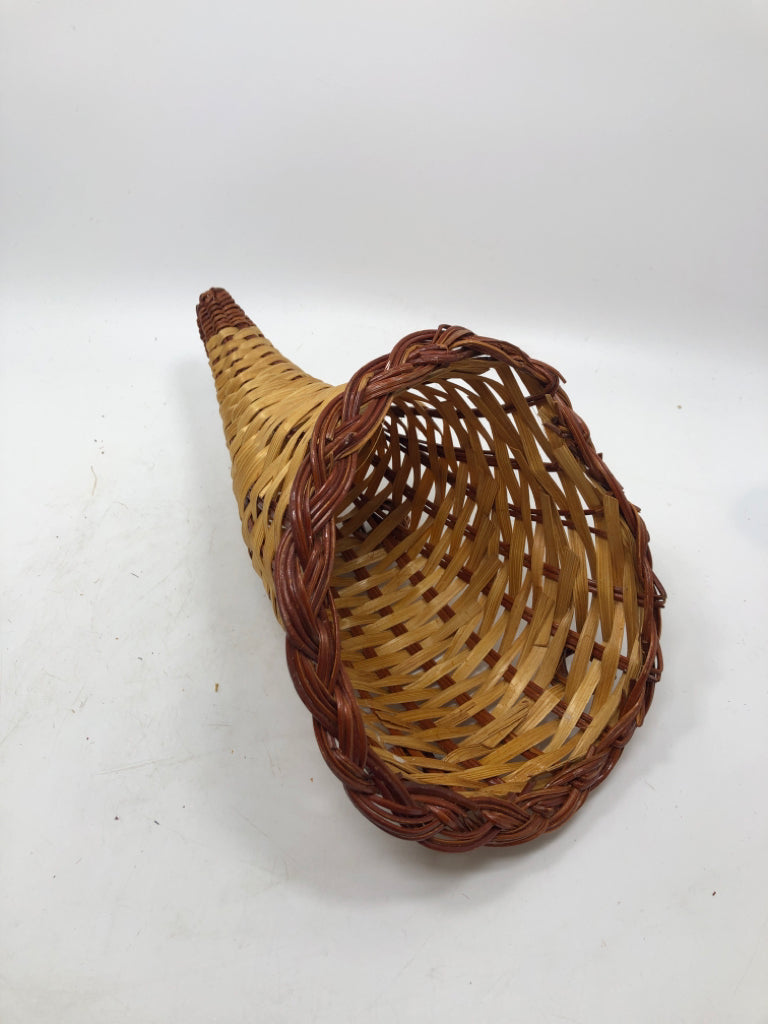 WOVEN WICKER BROWN/TAN CORNUCOPIA.