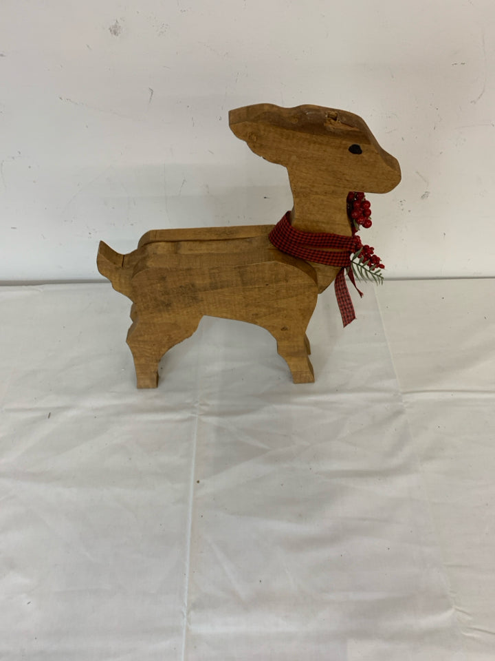 WOODEN REINDEER W PIP NECK.