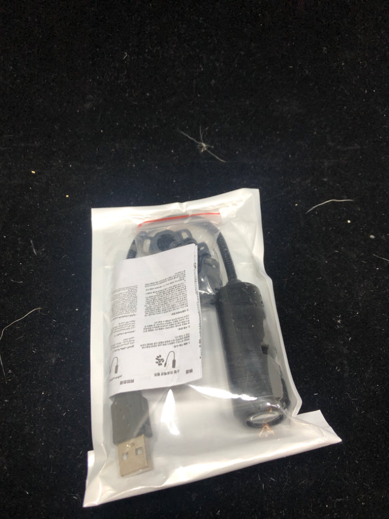 NIP USB PROJECTOR W/INSTRUCTIONS.