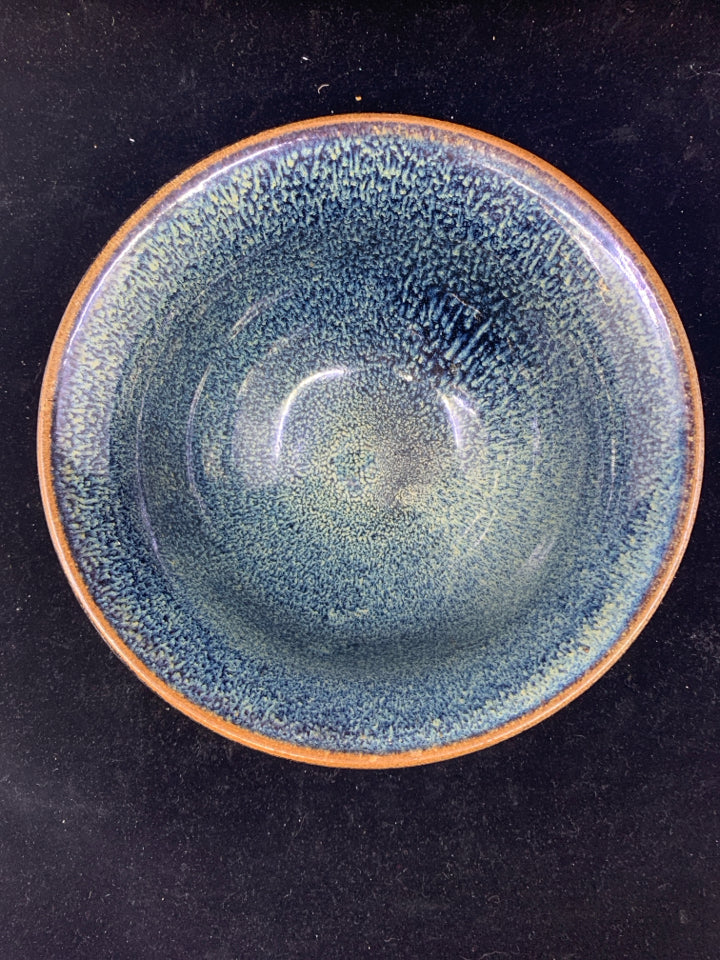 SPECKLED DARK BLUE POTTRY BOWL.